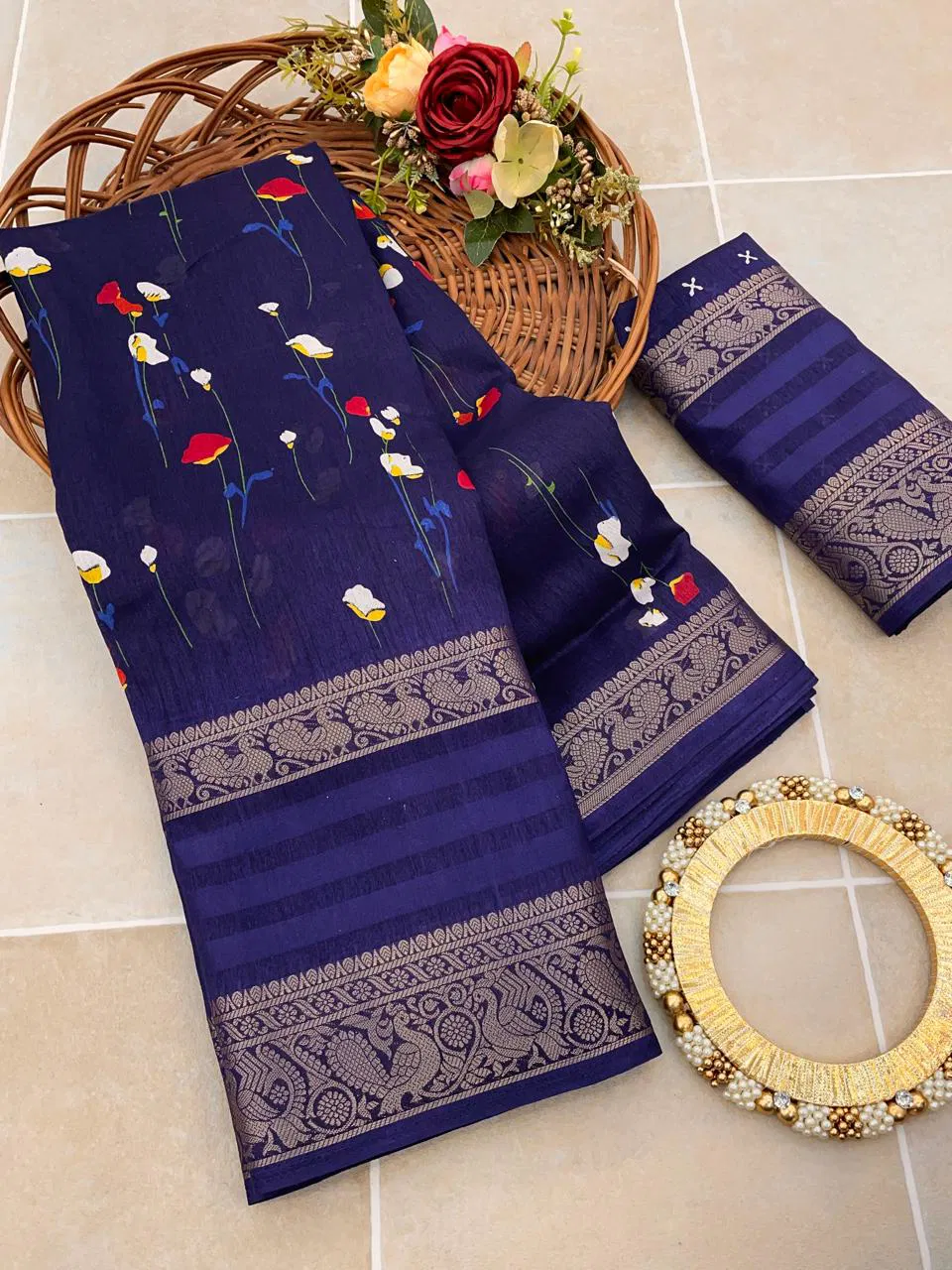 LC 111 Flower Print Pure Dola Silk Jacquard Border Designer Sarees Manufacturers
